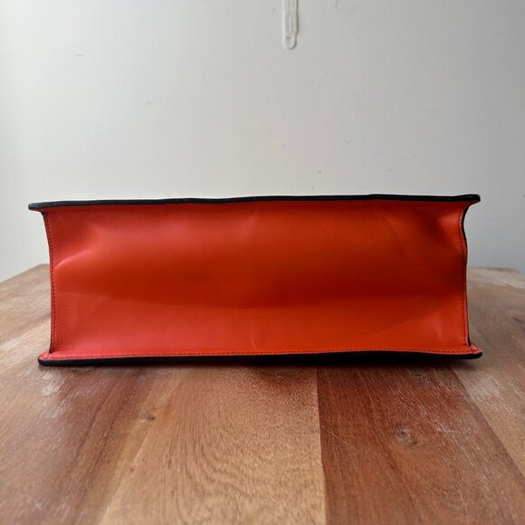 Gucci Leather Sylvie Web Orange Medium - Picture 3 of 16